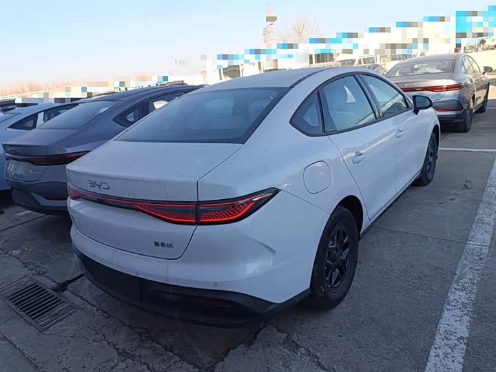 BYD Seal 05 DM-i Hybrid 2025 2025款 DM-i 智驾版 55KM豪华型