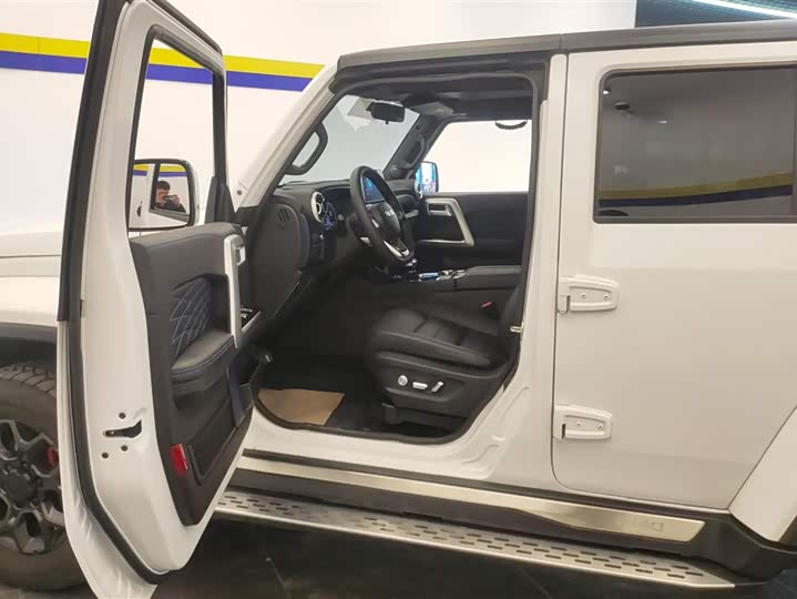 BAIC Beijing BJ40 2024 2024款 2.0D 刀锋英雄荣耀版