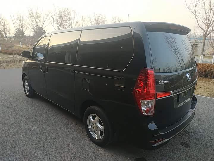 Dongfeng Forthing Lingzhi Plus 2021 2021款 2.0L 手动舒适型 7座