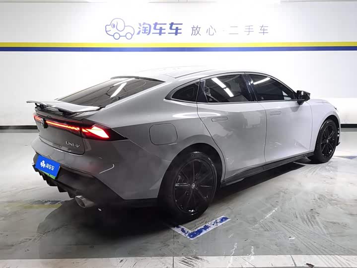 Changan UNI-V Hybrid 2023 2023款 智电iDD 1.5T 113km智趣型（飞快版）