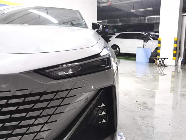 Changan UNI-V Hybrid 2023 2023款 智电iDD 1.5T 113km智趣型（飞快版）