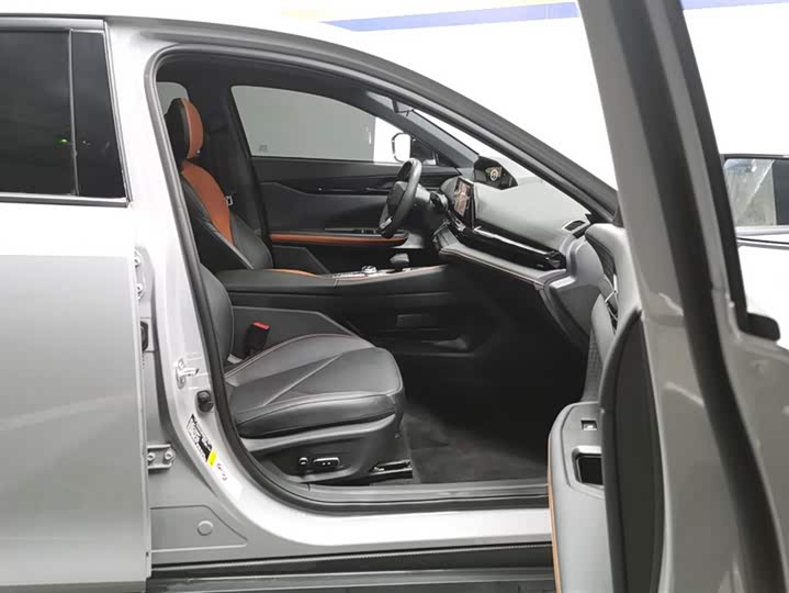 Changan UNI-V Hybrid 2023 2023款 智电iDD 1.5T 113km智趣型（飞快版）