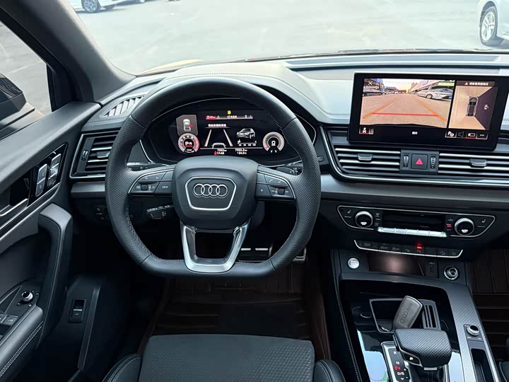 Audi Q5L Sportback 2025 2025款 quattro 45周年典藏版 40 TFSI 豪华型