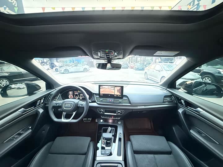Audi Q5L Sportback 2025 2025款 quattro 45周年典藏版 40 TFSI 豪华型