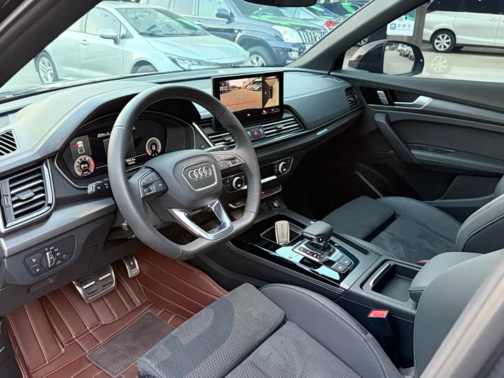 Audi Q5L Sportback 2025 2025款 quattro 45周年典藏版 40 TFSI 豪华型