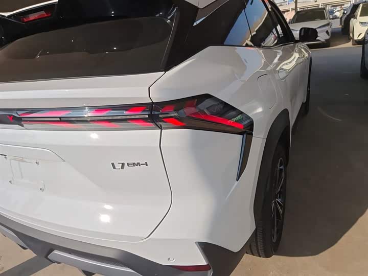 Geely Galaxy L7 2025 2025款 EM-i 115km 探索+版