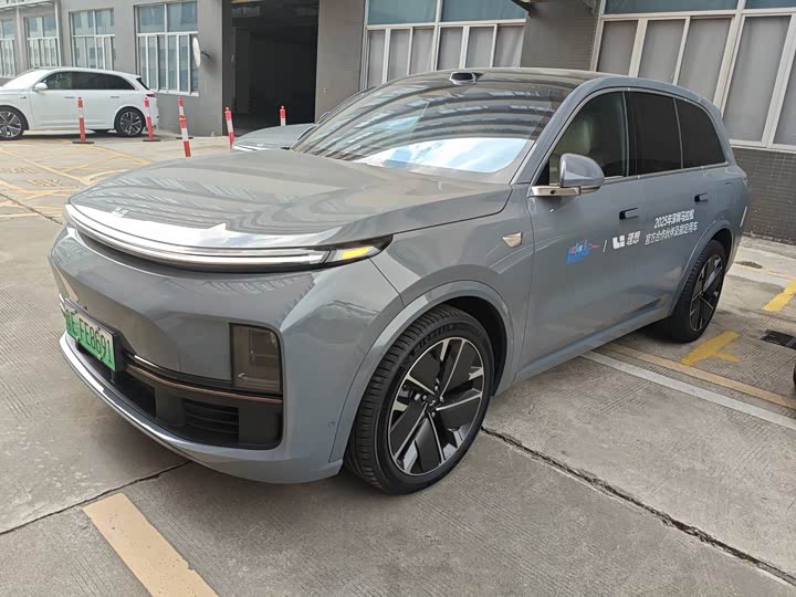 LiXiang L8 2025 2025款 Ultra 智能焕新版