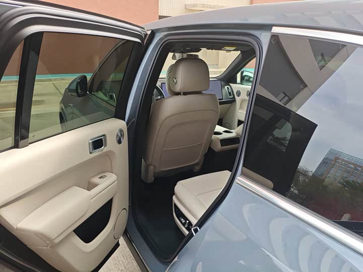 LiXiang L8 2025 2025款 Ultra 智能焕新版