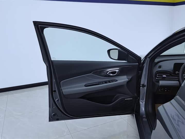 GAC Trumpchi Empow R 2024 2024款 270T DCT 影豹S版