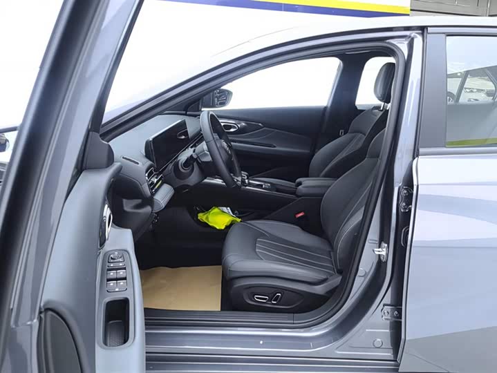 GAC Trumpchi Empow R 2024 2024款 270T DCT 影豹S版