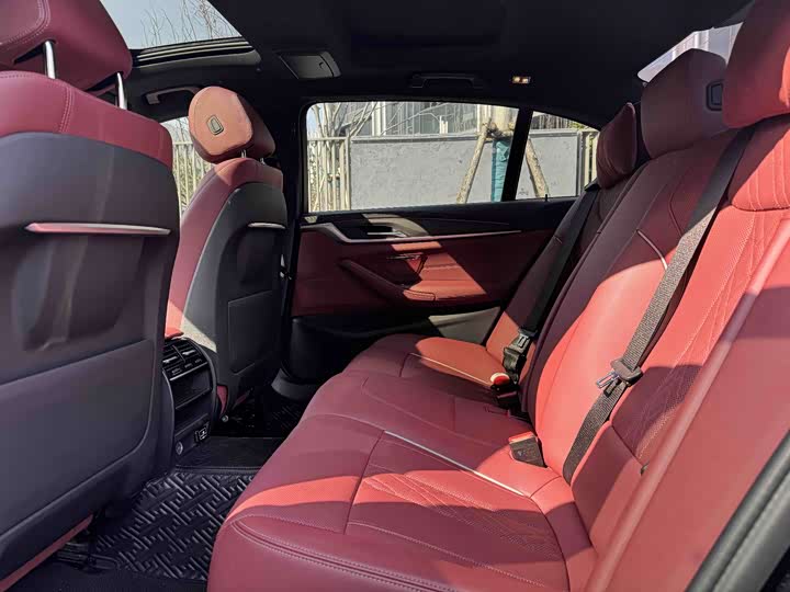 BMW 5 Series Hybrid 2022 2022款 改款二 535Le M运动套装