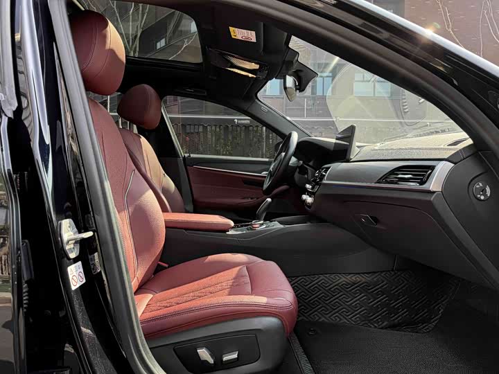 BMW 5 Series Hybrid 2022 2022款 改款二 535Le M运动套装