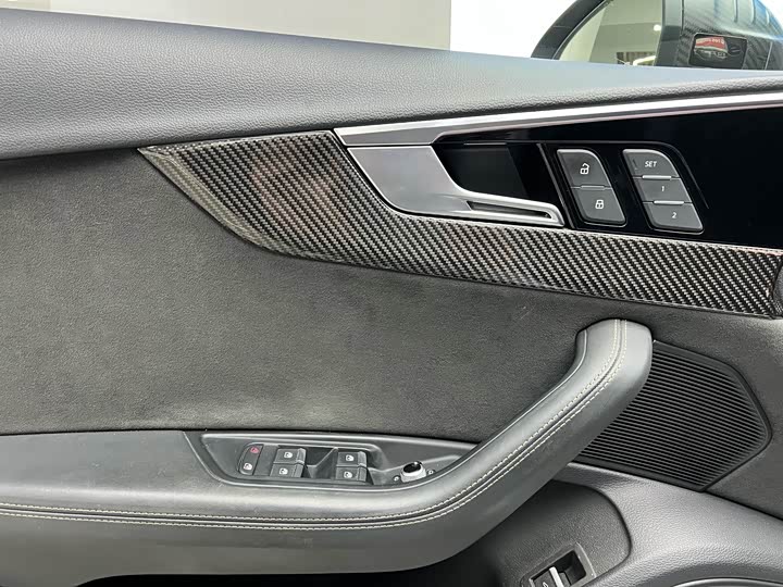 Audi RS 4 2022 2022款 RS4 Avant 暗金版