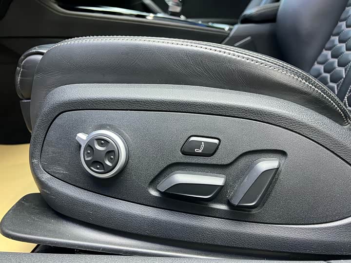 Audi RS 4 2022 2022款 RS4 Avant 暗金版