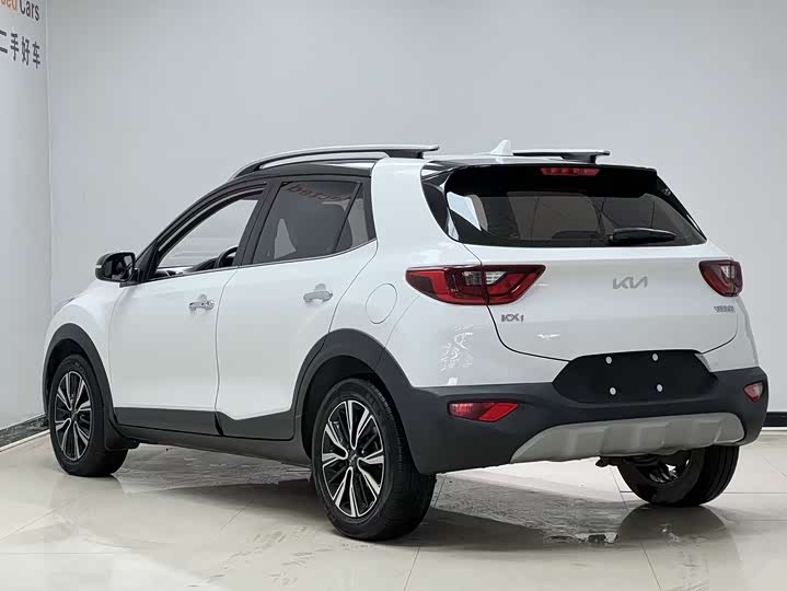 Kia KX1 2021 2021款 1.4L CVT趣享天窗款