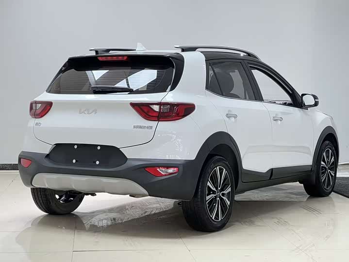 Kia KX1 2021 2021款 1.4L CVT趣享天窗款