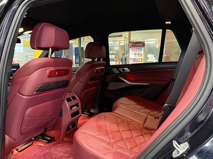 BMW X5 2025 2025款 xDrive 40Li M运动曜夜套装