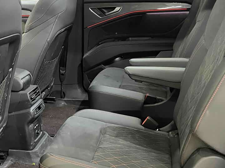 Audi Q5 e-tron 2022 2022款 50 e-tron quattro edition one 艺创典藏版