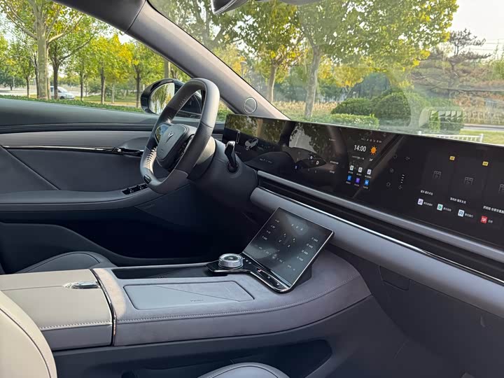 Voyah Passion 2024 2024款 PHEV 四驱超长续航旗舰版