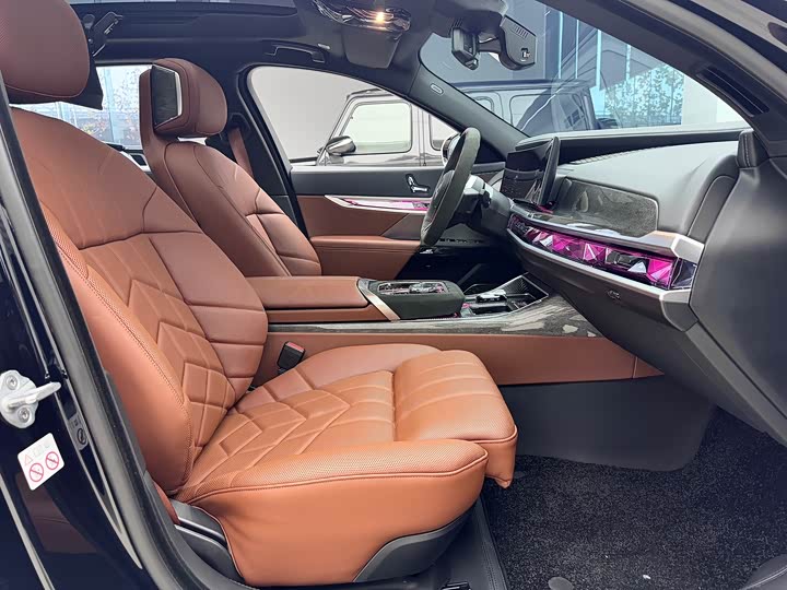 BMW i7 2023 2023款 eDrive50L 尊享M运动套装