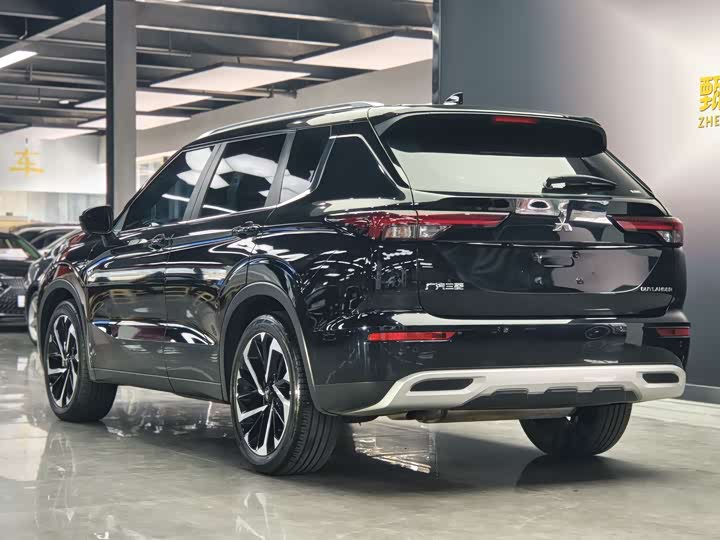 Mitsubishi Outlander 2023 2023款 1.5T CVT四驱尊耀版 7座