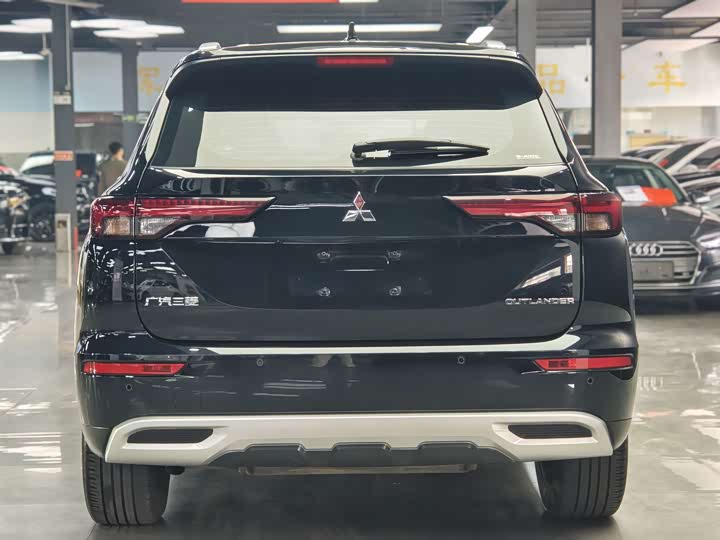 Mitsubishi Outlander 2023 2023款 1.5T CVT四驱尊耀版 7座