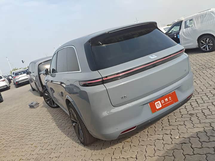 LiXiang L8 2025 2025款 Ultra 智能焕新版