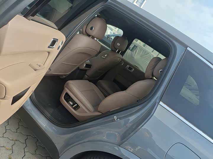 LiXiang L8 2025 2025款 Ultra 智能焕新版