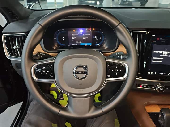 Volvo S90 2025 2025款 B5 智逸豪华版