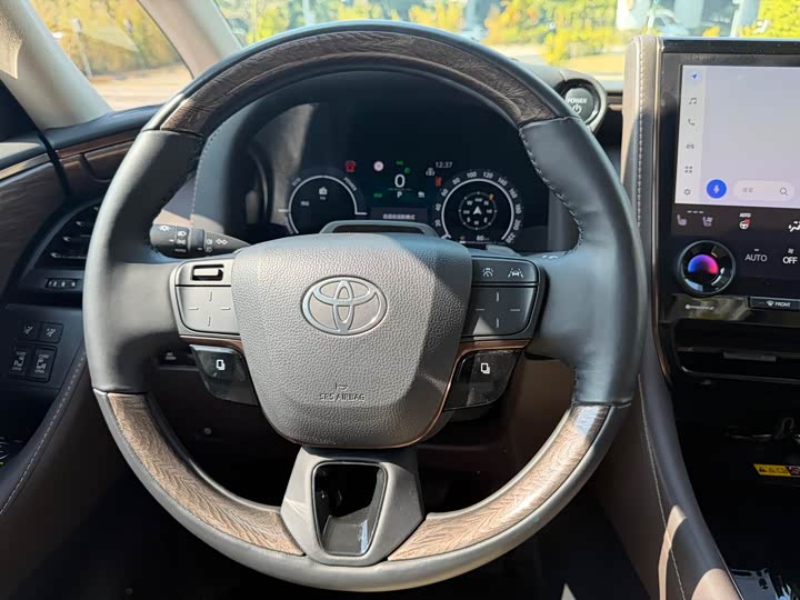 Toyota Alphard 2024 2024款 双擎 2.5L 尊贵版