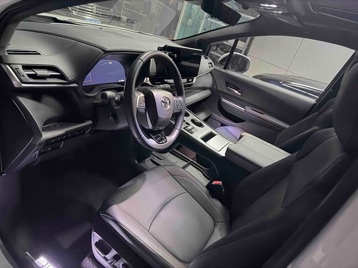 Toyota Sienna 2024 2024款 2.5L混动 铂金版