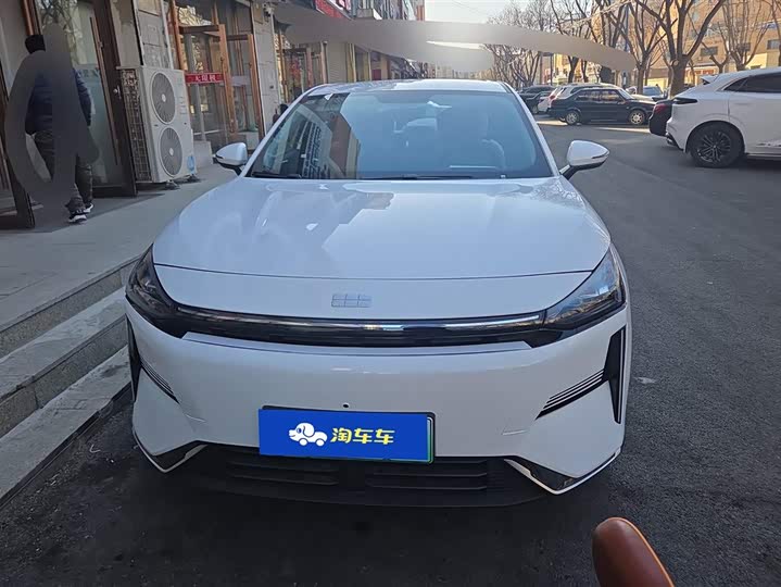 Geely Galaxy L6 2025 2025款 EM-i 60km 启航版