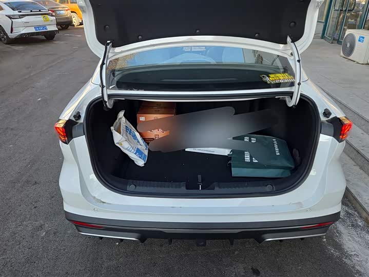 Geely Galaxy L6 2025 2025款 EM-i 60km 启航版