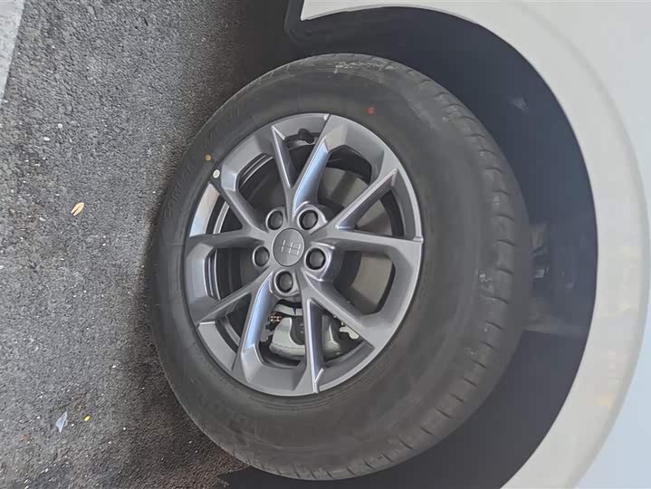 Geely Galaxy L6 2025 2025款 EM-i 60km 启航版