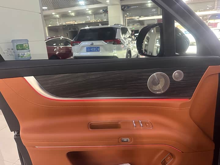 Aito M9 2025 2025款 增程 Ultra版 52kWh 6座版