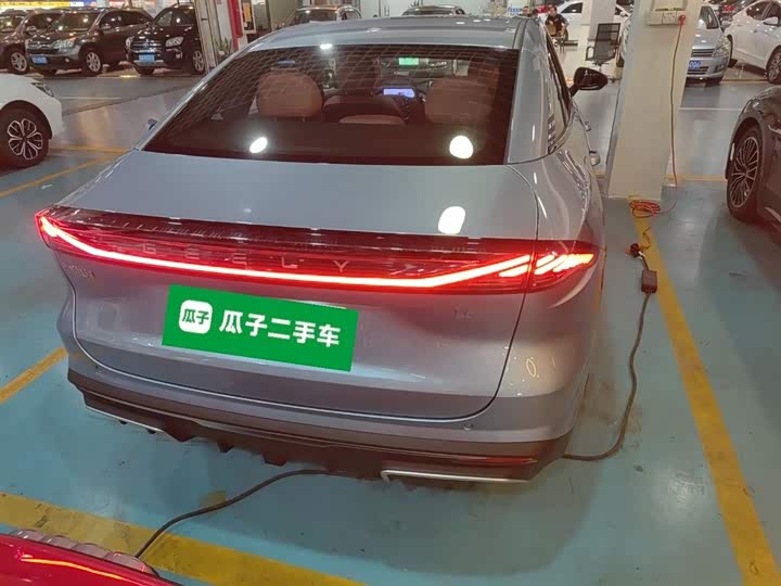 Geely Galaxy L6 2025 2025款 EM-i 140km 星舰版