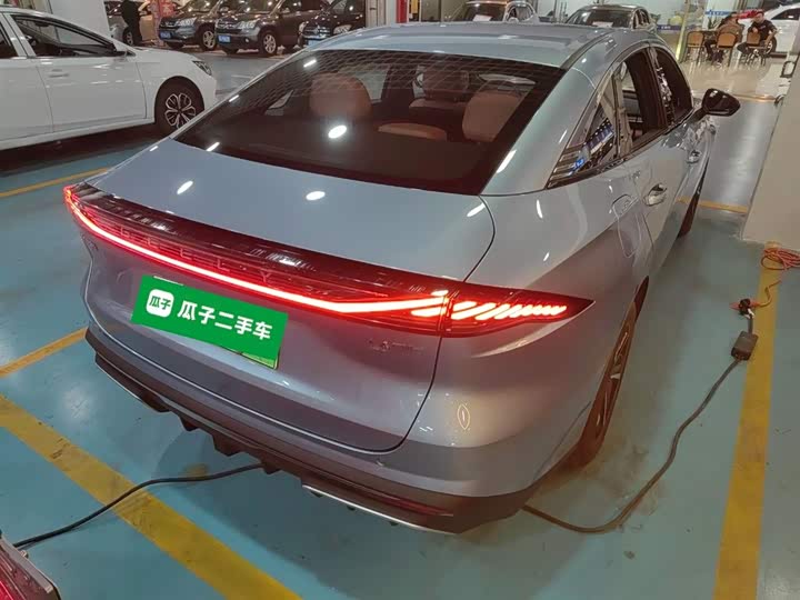 Geely Galaxy L6 2025 2025款 EM-i 140km 星舰版