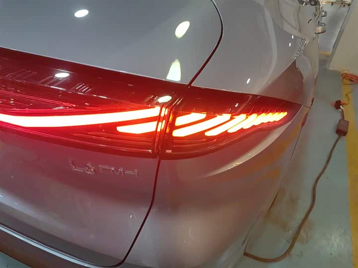 Geely Galaxy L6 2025 2025款 EM-i 140km 星舰版