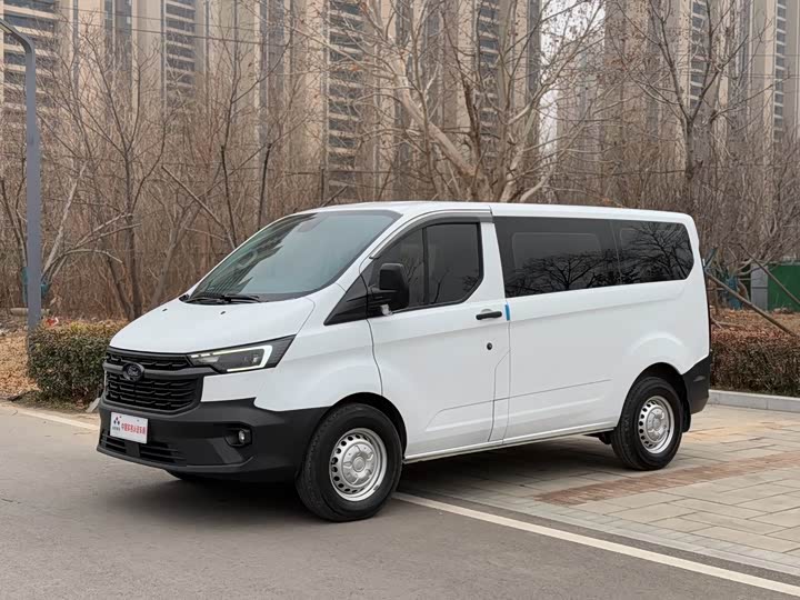 Ford Transit 2023 2023款 2.0T柴油自动多功能商用车短轴低顶5/6座
