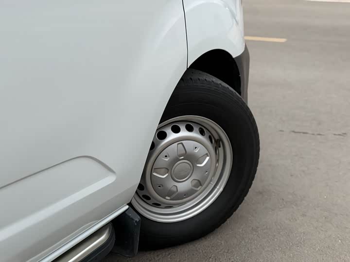 Ford Transit 2023 2023款 2.0T柴油自动多功能商用车短轴低顶5/6座