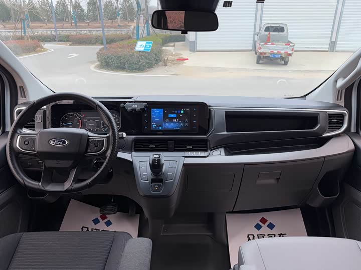 Ford Transit 2023 2023款 2.0T柴油自动多功能商用车短轴低顶5/6座