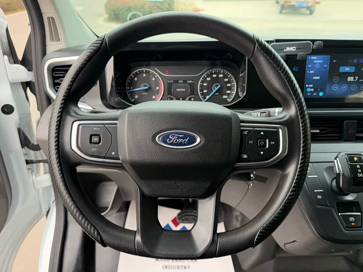 Ford Transit 2023 2023款 2.0T柴油自动多功能商用车短轴低顶5/6座