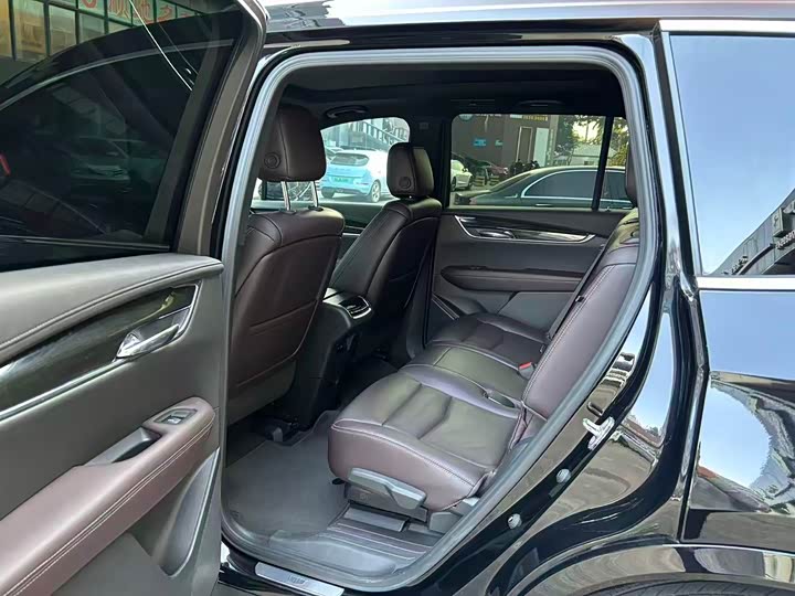 Cadillac XT6 2022 2022款 2.0T 七座两驱豪华型