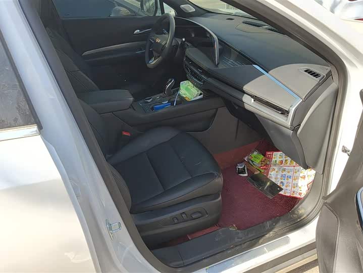 Cadillac XT4 2024 2024款 28T 两驱豪华型