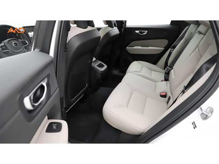 Volvo XC60 2026 2026款 B5 四驱智逸豪华版