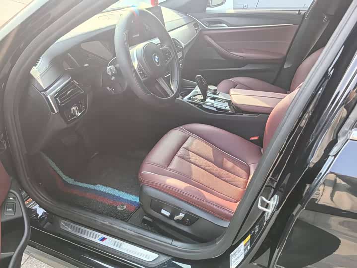 BMW 5 Series Hybrid 2022 2022款 535Le M运动套装