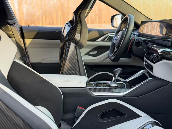 BMW M4 2024 2024款 M4双门轿跑车 M xDrive 雷霆版