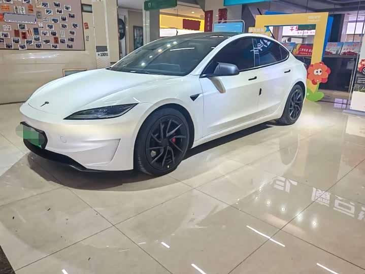 Tesla Model 3 2024 2024款 高性能全轮驱动版