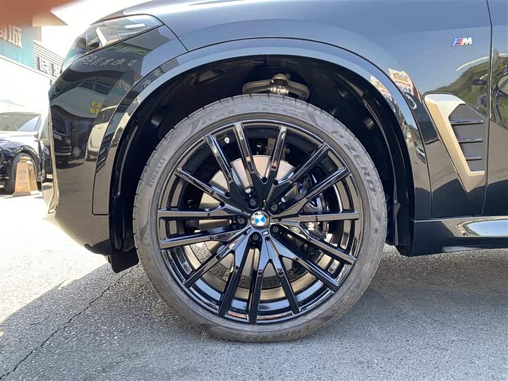 BMW X5 2024 2024款 xDrive 40Li 尊享型黑焰限量版