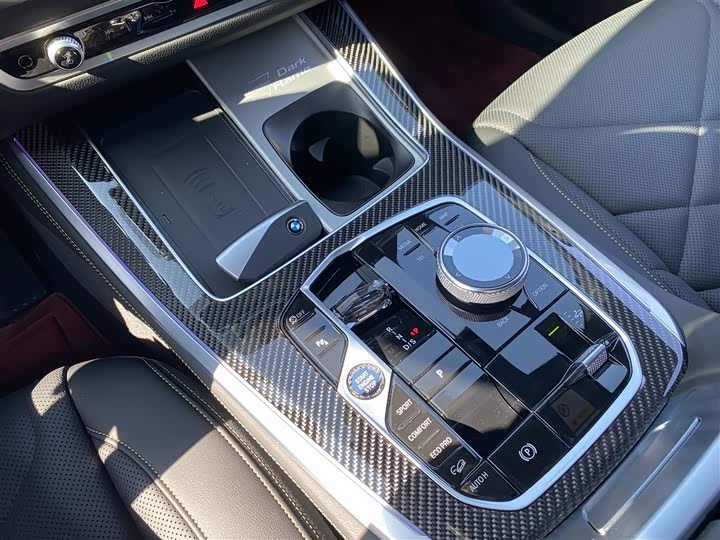 BMW X5 2024 2024款 xDrive 40Li 尊享型黑焰限量版